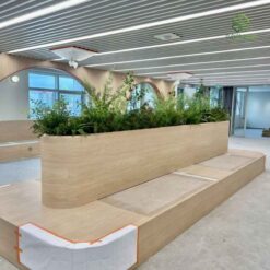 Thi cong buc cay gia trang tri quan tra sua dep nhu that tai Ha Noi (2)