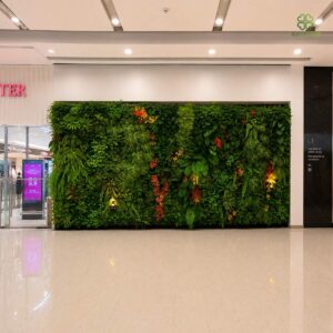 Trang trí tường cây xanh giả trung tâm thương mại Vincom Center Bà Triệu